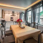 The Gallery - Garden And Garage וליקו טורנובו