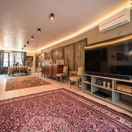 Case de vacanță The Gallery - Garden And Garage Veliko Tărnovo