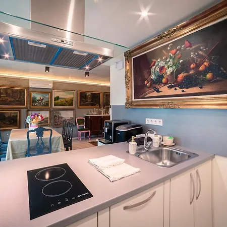 The Gallery - Garden And Garage