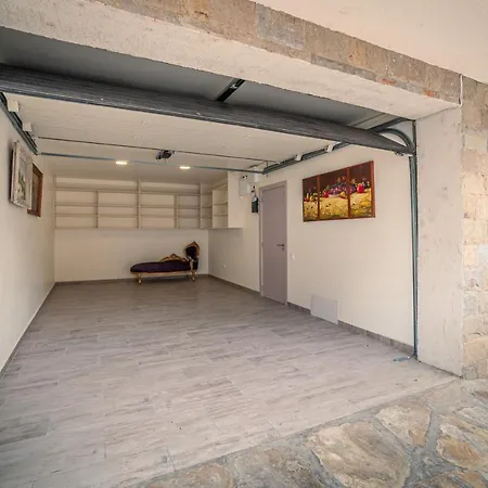 The Gallery - Garden And Garage * Veliko Tărnovo