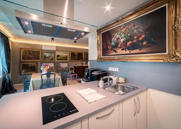 The Gallery - Garden And Garage