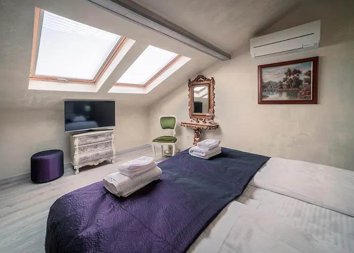 Holiday home The Gallery - Garden And Garage