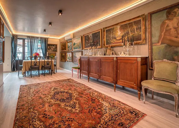 Case de vacanță The Gallery - Garden And Garage *