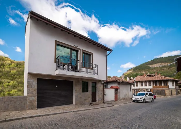 The Gallery - Garden And Garage Case de vacanță *